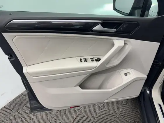 VOLKSWAGEN TIGUAN II - voiture d'occasion - Photo 19