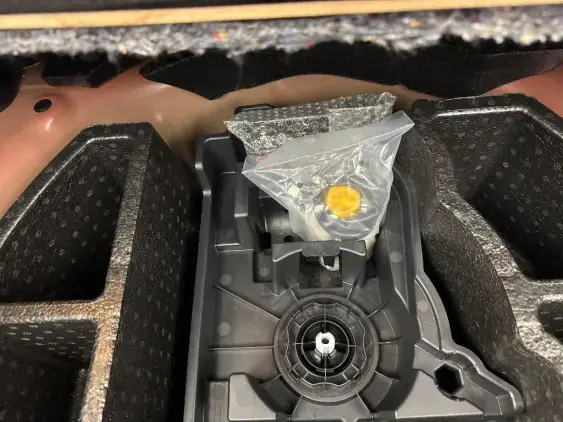 PEUGEOT 208 BUSINESS R II - voiture d'occasion - Photo 17