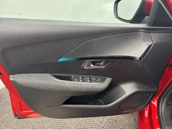 PEUGEOT 208 BUSINESS R II - voiture d'occasion - Photo 19