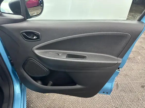 RENAULT ZOE - voiture d'occasion - Photo 17