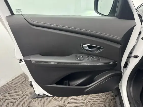 RENAULT SCENIC IV - voiture d'occasion - Photo 18