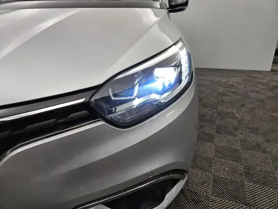 RENAULT SCENIC IV - voiture d'occasion - Photo 22