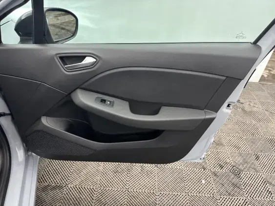 RENAULT CLIO V - voiture d'occasion - Photo 20