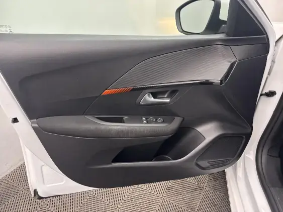 PEUGEOT 208 BUSINESS R II - voiture d'occasion - Photo 18