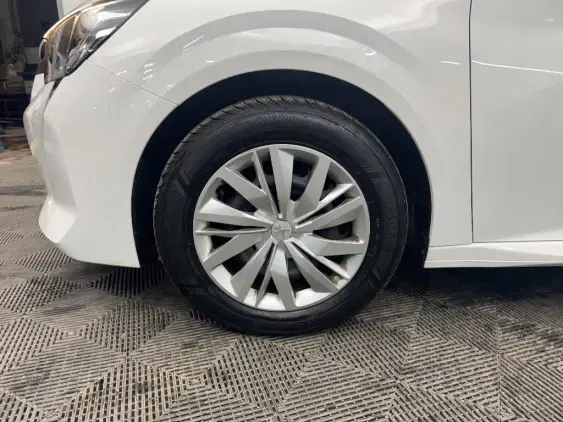 PEUGEOT 208 BUSINESS R II - voiture d'occasion - Photo 22