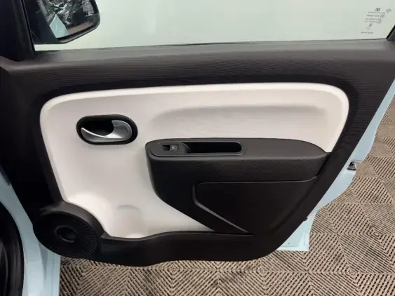 RENAULT TWINGO ELECTRIQUE III - voiture d'occasion - Photo 18