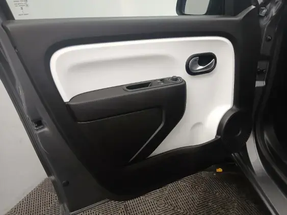 RENAULT TWINGO III - voiture d'occasion - Photo 19