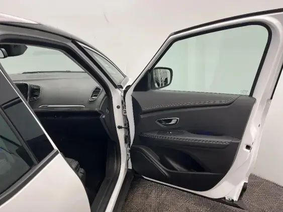 RENAULT SCENIC IV - voiture d'occasion - Photo 20