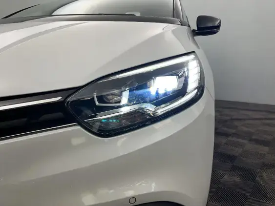 RENAULT SCENIC IV - voiture d'occasion - Photo 22