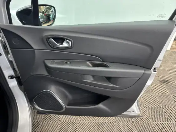 RENAULT CAPTUR - voiture d'occasion - Photo 20