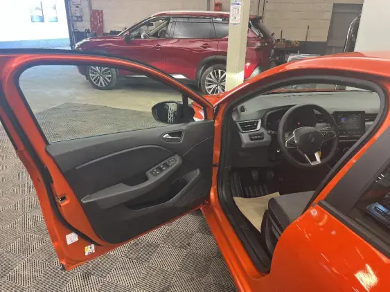 RENAULT CLIO V - voiture d'occasion - Photo 19