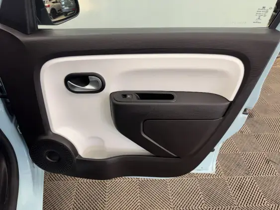 RENAULT TWINGO ELECTRIQUE III - voiture d'occasion - Photo 18