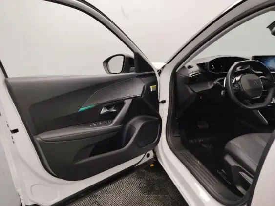 PEUGEOT 2008 II - voiture d'occasion - Photo 19