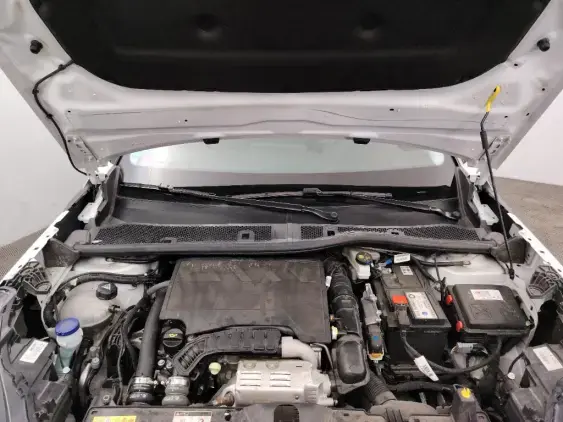 PEUGEOT 2008 II - voiture d'occasion - Photo 21