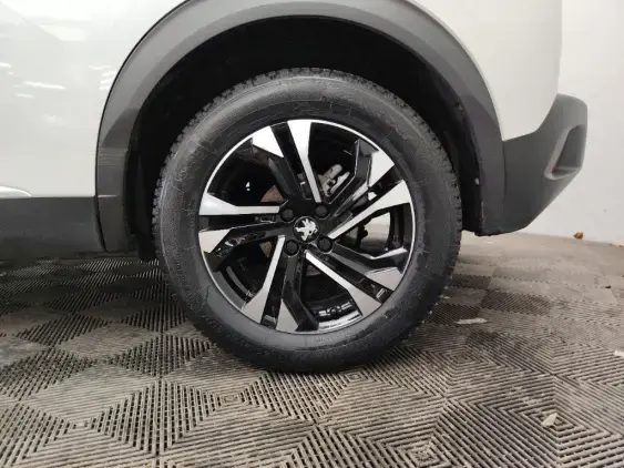 PEUGEOT 2008 II - voiture d'occasion - Photo 24