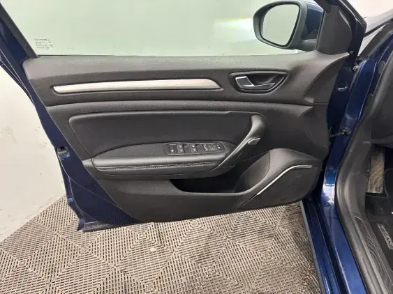 RENAULT MEGANE IV - voiture d'occasion - Photo 19