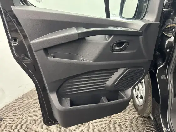 RENAULT TRAFIC III - voiture d'occasion - Photo 18