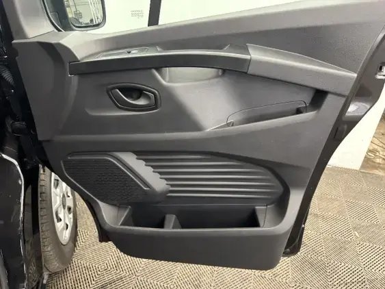RENAULT TRAFIC III - voiture d'occasion - Photo 19