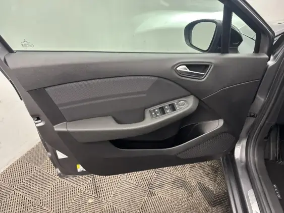RENAULT CLIO V - voiture d'occasion - Photo 19