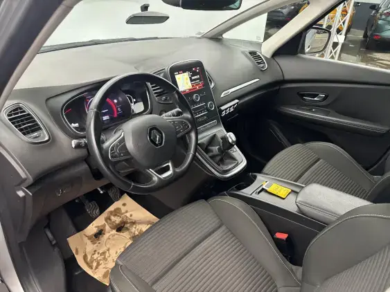 RENAULT GRAND SCENIC IV - voiture d'occasion - Photo 17