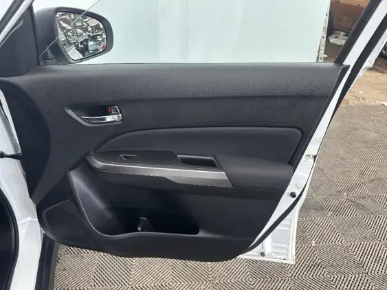 SUZUKI VITARA IV - voiture d'occasion - Photo 19