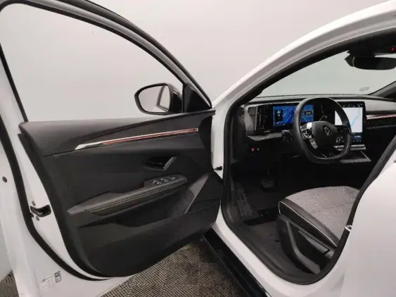 RENAULT MEGANE V - voiture d'occasion - Photo 18