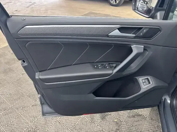 VOLKSWAGEN TIGUAN II - voiture d'occasion - Photo 17