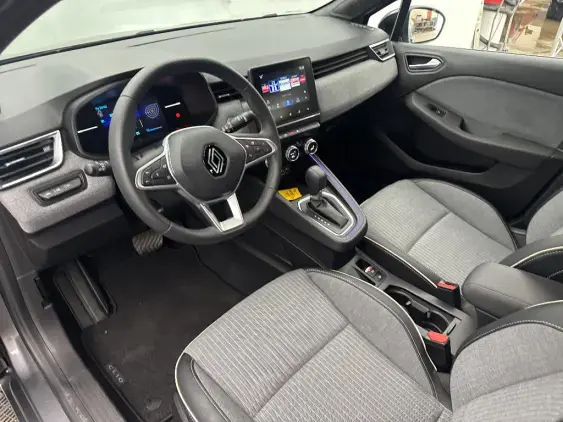 RENAULT CLIO V - voiture d'occasion - Photo 18
