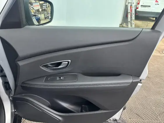 RENAULT GRAND SCENIC IV - voiture d'occasion - Photo 20