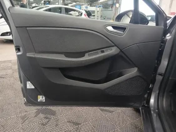 RENAULT CLIO V - voiture d'occasion - Photo 19
