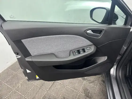 RENAULT CLIO V - voiture d'occasion - Photo 19