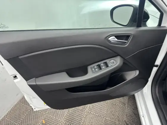 RENAULT CLIO V - voiture d'occasion - Photo 19