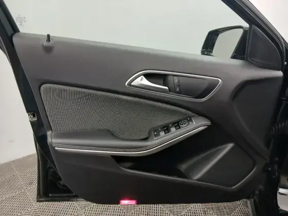 MERCEDES-BENZ CLASSE A III - voiture d'occasion - Photo 19