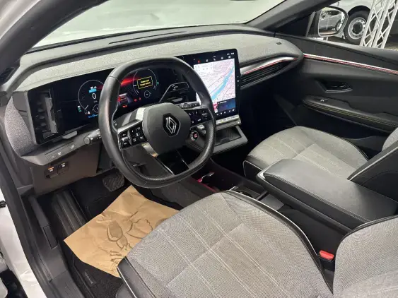 RENAULT MEGANE V - voiture d'occasion - Photo 18