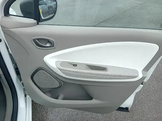 RENAULT ZOE - voiture d'occasion - Photo 20