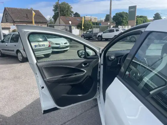 RENAULT ZOE - voiture d'occasion - Photo 19