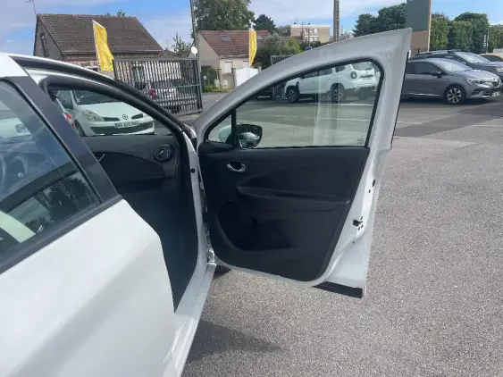 RENAULT ZOE - voiture d'occasion - Photo 20