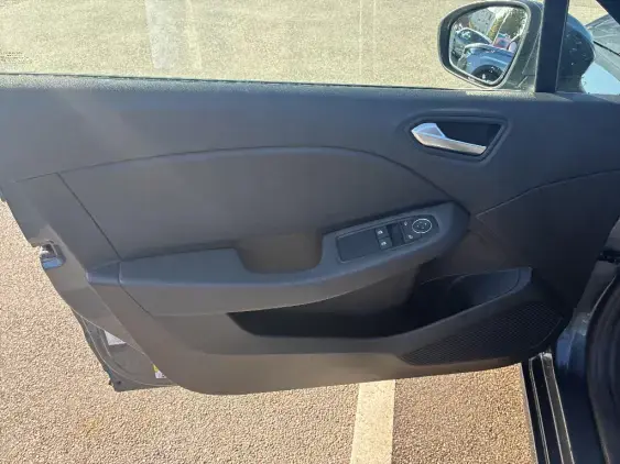 RENAULT CLIO V - voiture d'occasion - Photo 19