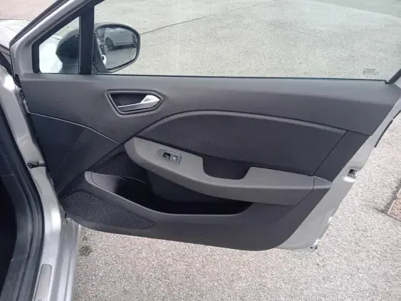 RENAULT CLIO V - voiture d'occasion - Photo 20