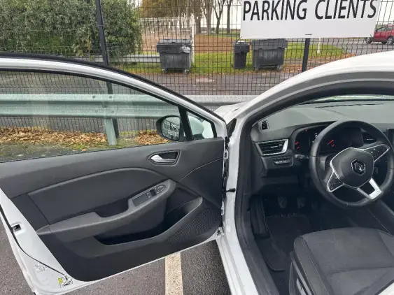 RENAULT CLIO V - voiture d'occasion - Photo 19