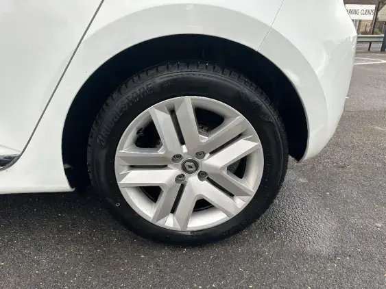 RENAULT CLIO V - voiture d'occasion - Photo 25