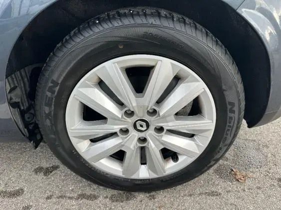 RENAULT MEGANE IV - voiture d'occasion - Photo 24