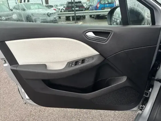 RENAULT CLIO V - voiture d'occasion - Photo 19