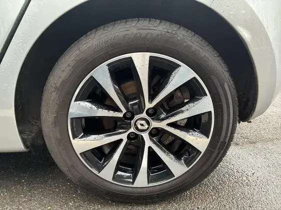 RENAULT CLIO V - voiture d'occasion - Photo 24