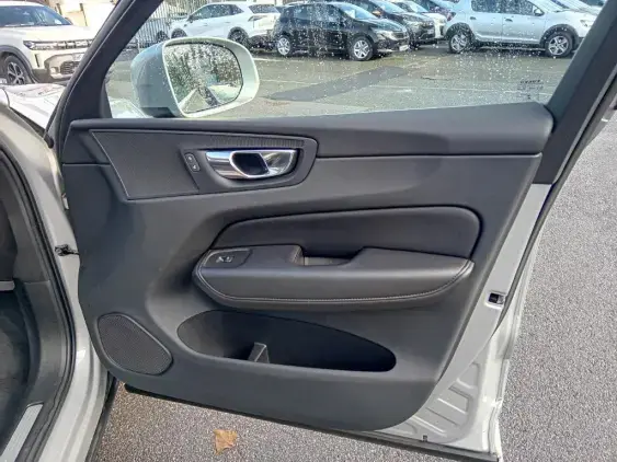 VOLVO XC60 II - voiture d'occasion - Photo 20