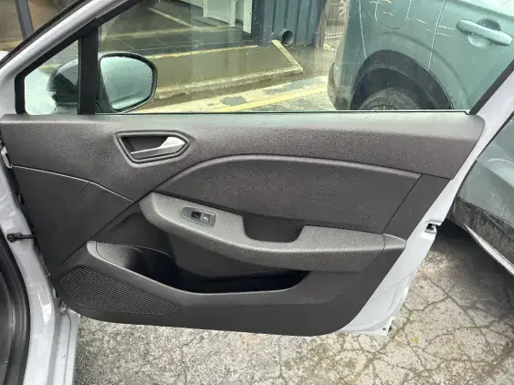 RENAULT CLIO V - voiture d'occasion - Photo 20