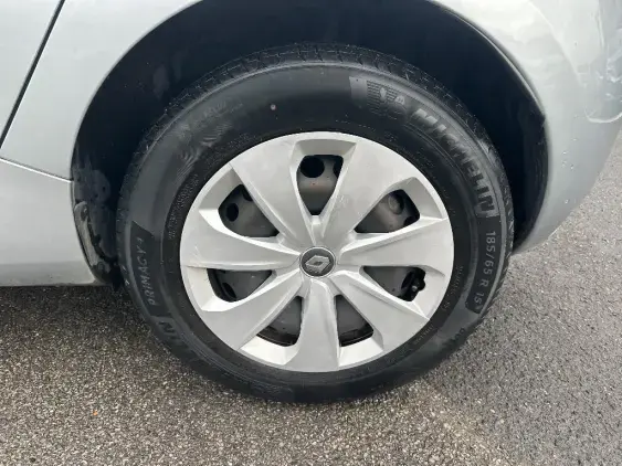 RENAULT ZOE - voiture d'occasion - Photo 24