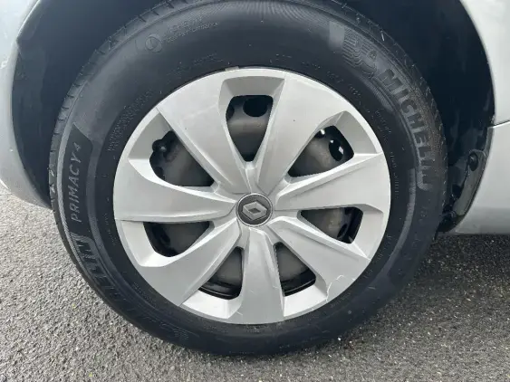 RENAULT ZOE - voiture d'occasion - Photo 25