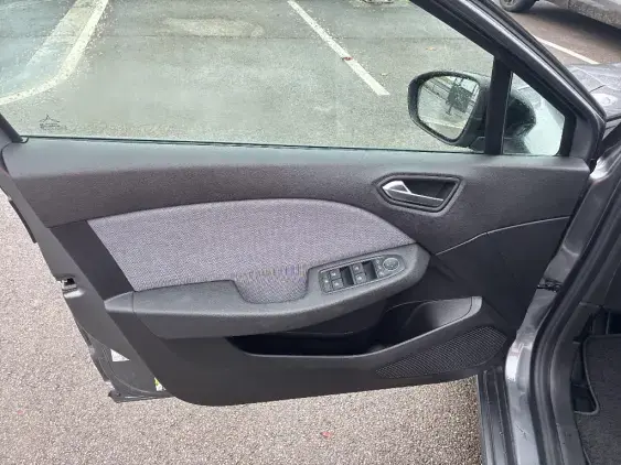 RENAULT CLIO V - voiture d'occasion - Photo 19