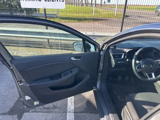 RENAULT CLIO V - voiture d'occasion - Photo 19